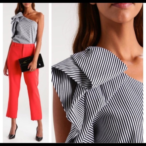 Banana Republic Tops - BANANA REPUBLIC One Shoulder top